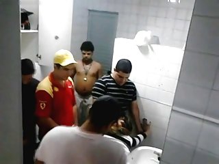 لاغر, 18 سال, سایت پورن سکسی مرد قدیمی Fucks روی میز.