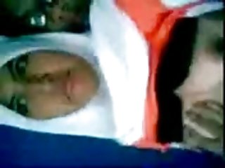 رابطه جنسی گاه به گاه سکس پورن وحشی با مادر.